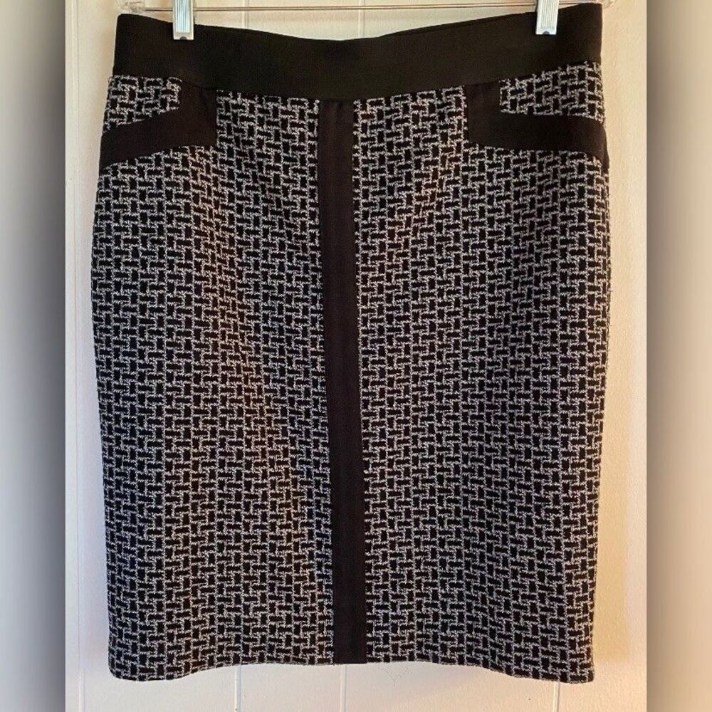 Studio Point Skirt Women’s 8 Black White Houndstooth Stretch Office Party